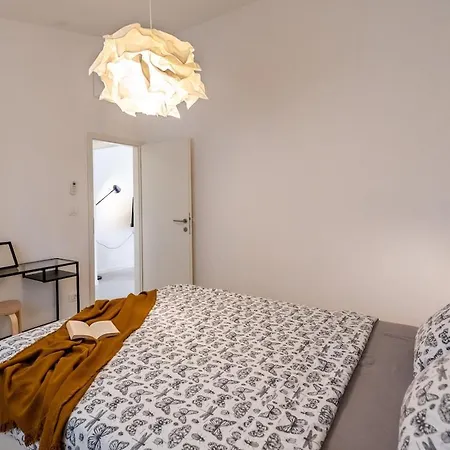 Cute&comfy With Outdoor Space -new Built 풀라