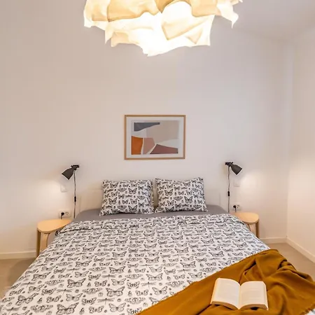 Cute&comfy With Outdoor Space -new Built 풀라