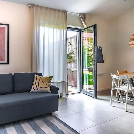 아파트 Cute&comfy With Outdoor Space -new Built *