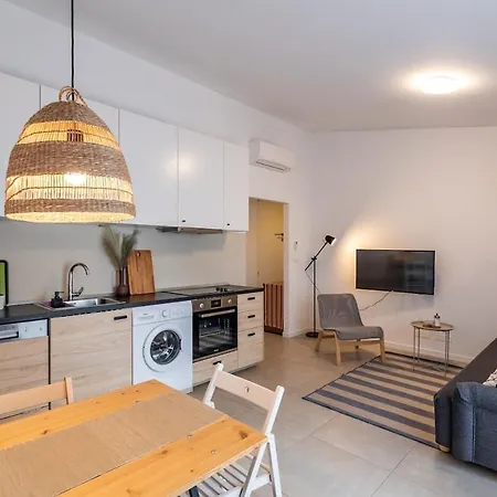 Cute&comfy With Outdoor Space -new Built * 풀라